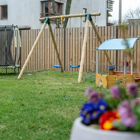 Garden Next To Telliskivi & Old Town Таллин